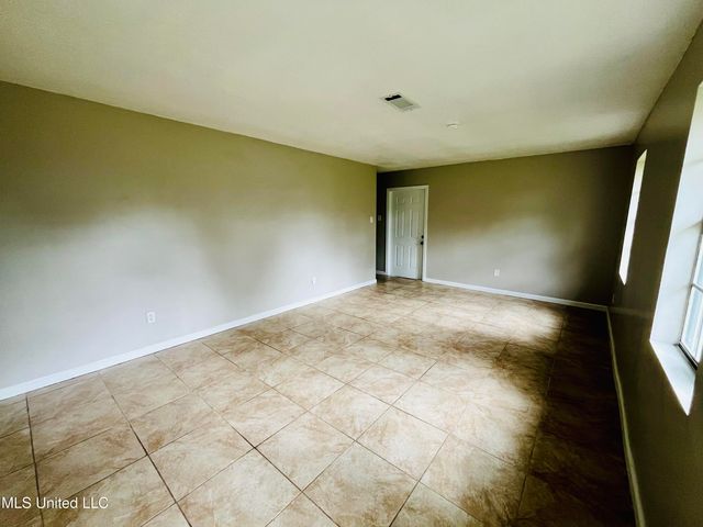 5616 Newcastle Drive, Gautier, MS 39553