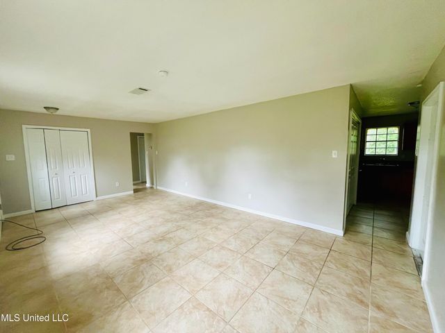 5616 Newcastle Drive, Gautier, MS 39553