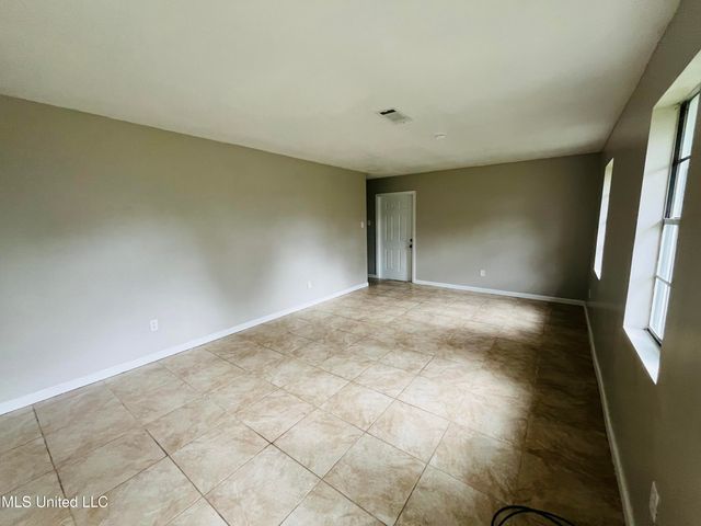 5616 Newcastle Drive, Gautier, MS 39553