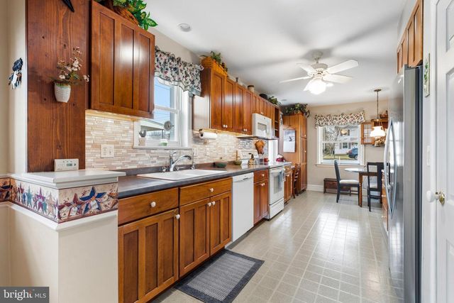 106 GLENWOOD AVE, Trooper, PA 19403