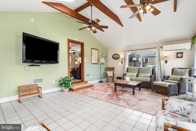 106 GLENWOOD AVE, Trooper, PA 19403