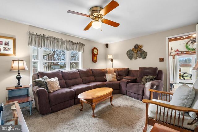 106 GLENWOOD AVE, Trooper, PA 19403