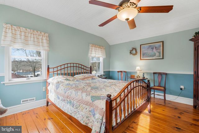 106 GLENWOOD AVE, Trooper, PA 19403