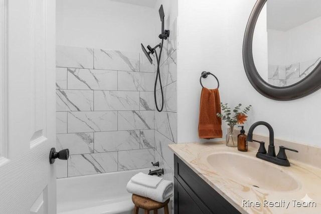 33250 Bernice Avenue, Paw Paw, MI 49079