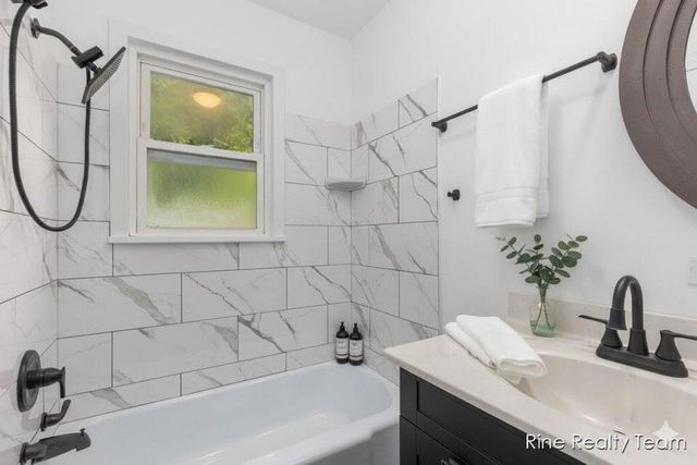 33250 Bernice Avenue, Paw Paw, MI 49079