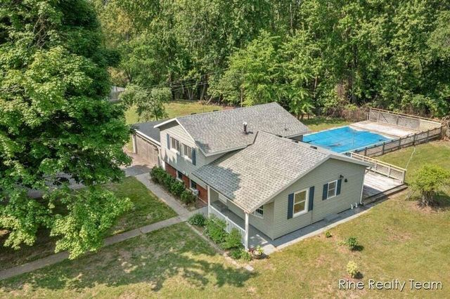 33250 Bernice Avenue, Paw Paw, MI 49079