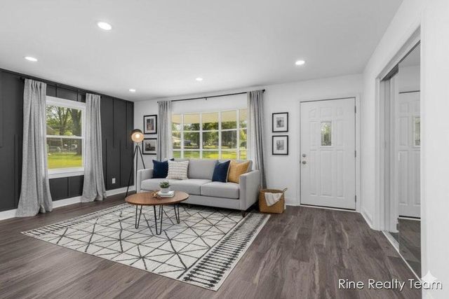 33250 Bernice Avenue, Paw Paw, MI 49079