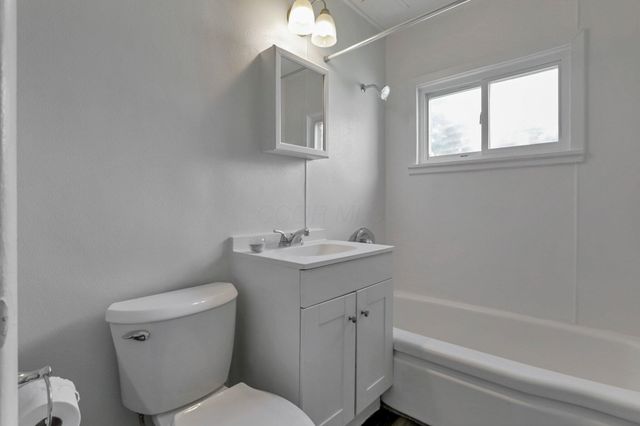 2822-2824 E 5th Avenue, Columbus, OH 43219
