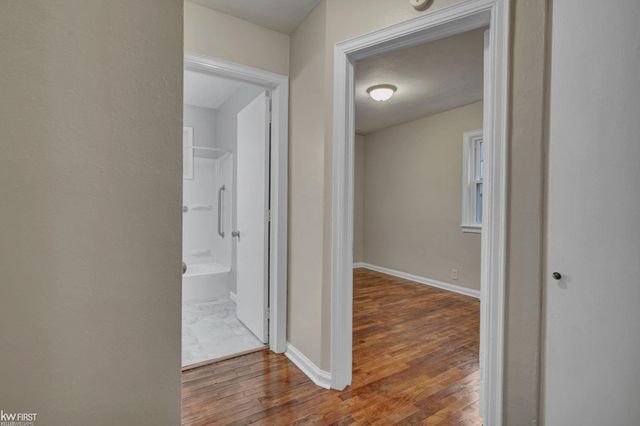 2068 E Boatfield Avenue, Burton, MI 48529