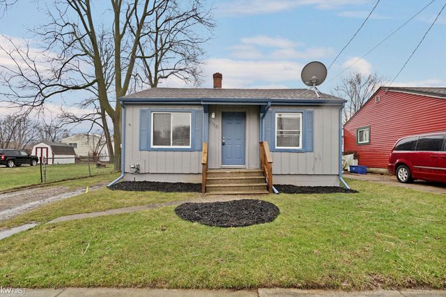 2068 E Boatfield Avenue, Burton, MI 48529