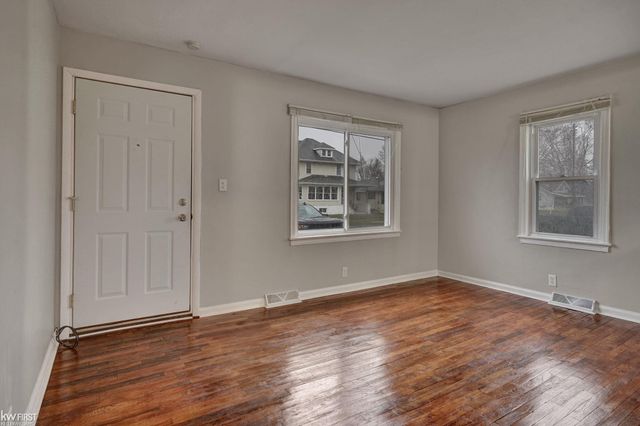 2068 E Boatfield Avenue, Burton, MI 48529