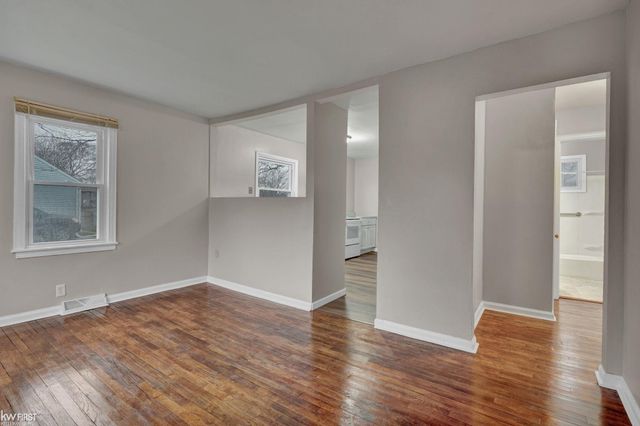 2068 E Boatfield Avenue, Burton, MI 48529