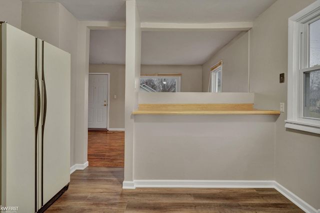 2068 E Boatfield Avenue, Burton, MI 48529