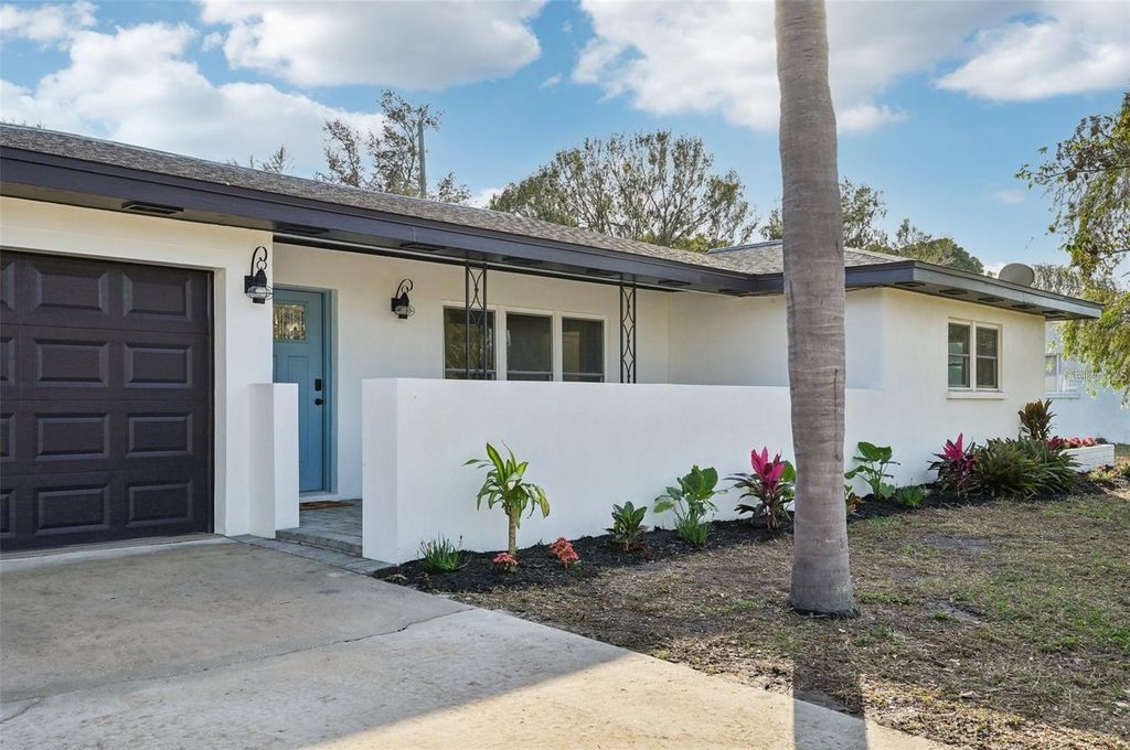 2746 TANGELO DRIVE, Sarasota, FL 34239