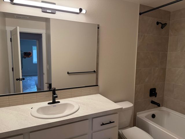 3214 S CUSTER Ln, Spokane, WA 99203