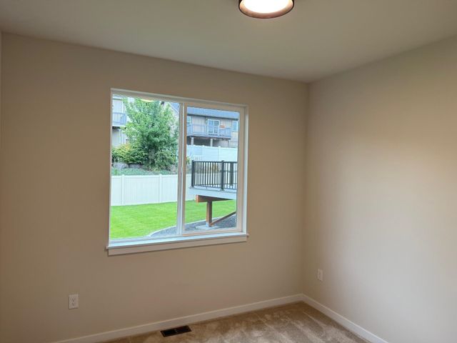 3214 S CUSTER Ln, Spokane, WA 99203