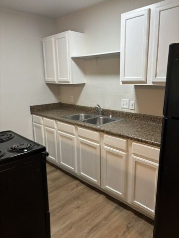 115 W Rogers Street, Arlington, TX 76011