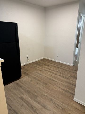 115 W Rogers Street, Arlington, TX 76011