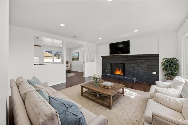 69 West View Avenue, Cranston, RI 02920