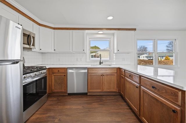 69 West View Avenue, Cranston, RI 02920