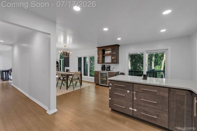 6081 Beachwood Drive, West Bloomfield Charter Township, MI 48324