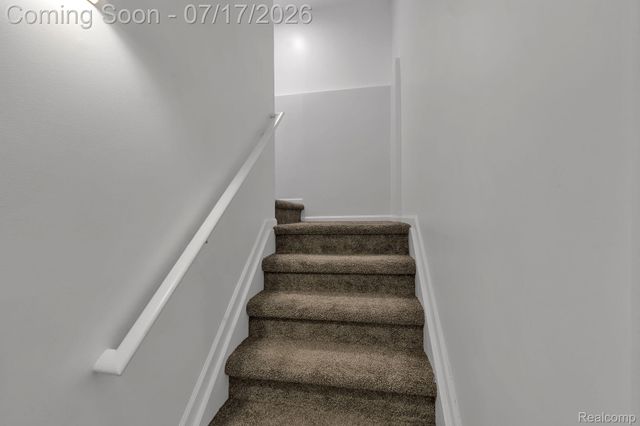 6081 Beachwood Drive, West Bloomfield Charter Township, MI 48324