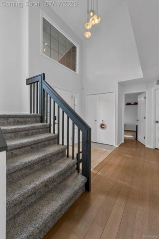 6081 Beachwood Drive, West Bloomfield Charter Township, MI 48324