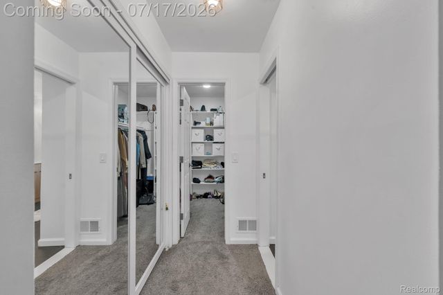 6081 Beachwood Drive, West Bloomfield Charter Township, MI 48324