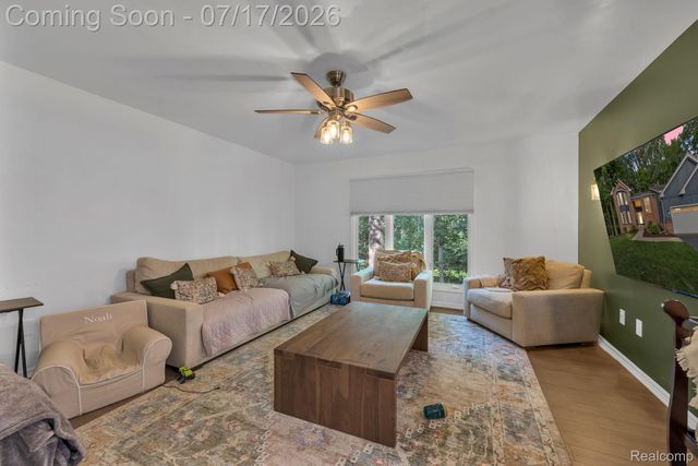 6081 Beachwood Drive, West Bloomfield Charter Township, MI 48324
