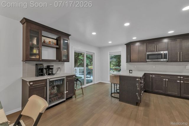 6081 Beachwood Drive, West Bloomfield Charter Township, MI 48324