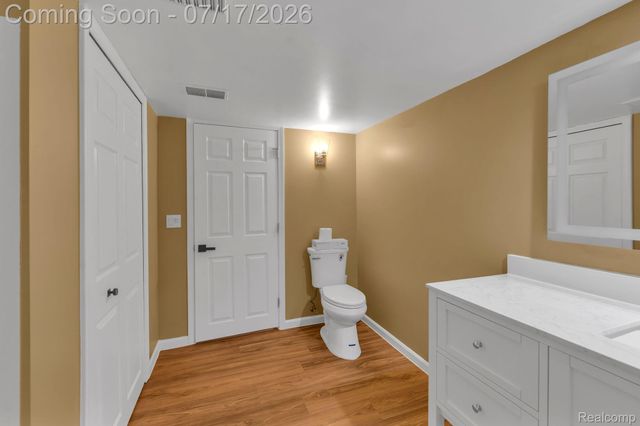 6081 Beachwood Drive, West Bloomfield Charter Township, MI 48324