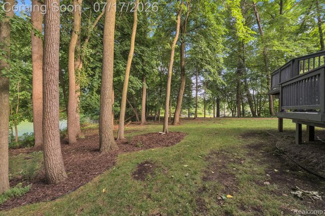 6081 Beachwood Drive, West Bloomfield Charter Township, MI 48324