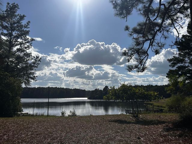 1143 N Lake Estates Dr., Hattiesburg, MS 39402