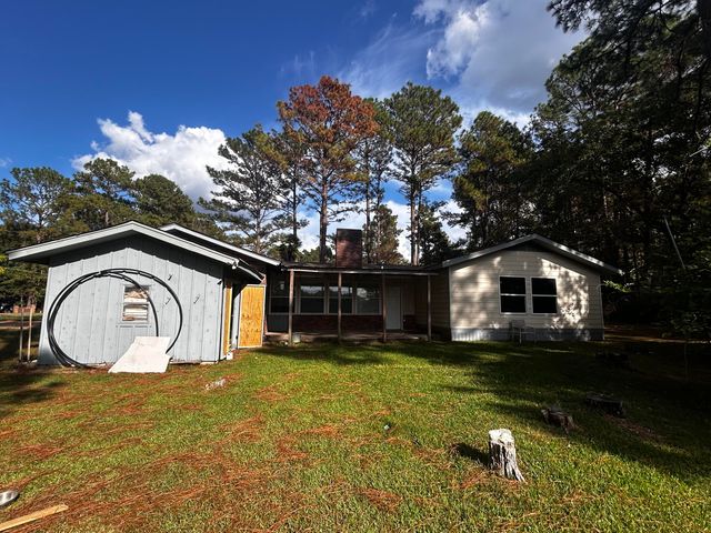 1143 N Lake Estates Dr., Hattiesburg, MS 39402