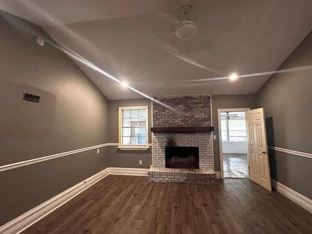 1143 N Lake Estates Dr., Hattiesburg, MS 39402