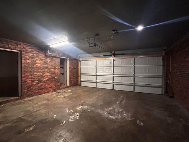 1143 N Lake Estates Dr., Hattiesburg, MS 39402