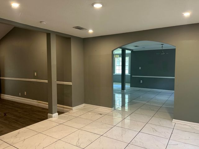 1143 N Lake Estates Dr., Hattiesburg, MS 39402