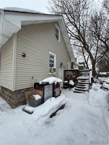 2975 Mckoon Avenue, Niagara Falls, NY 14305