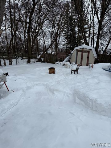 2975 Mckoon Avenue, Niagara Falls, NY 14305