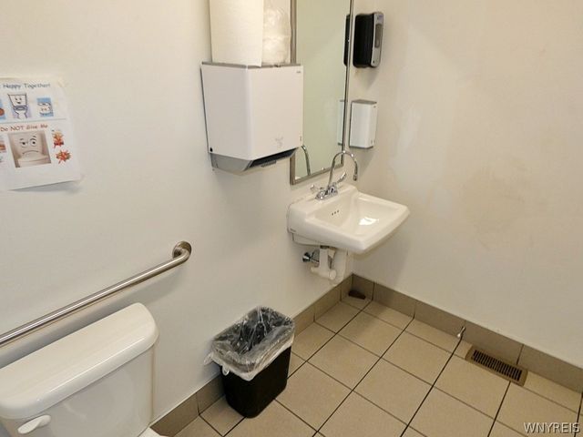 2495 Elmwood Avenue, Tonawanda, NY 14217