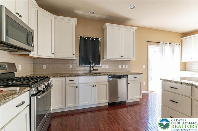 2406 Gentle Hollow Drive, Whitehall Twp, PA 18052