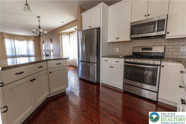 2406 Gentle Hollow Drive, Whitehall Twp, PA 18052