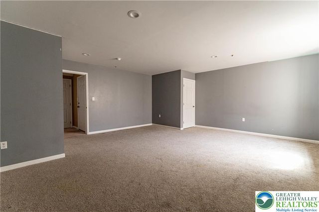2406 Gentle Hollow Drive, Whitehall Twp, PA 18052