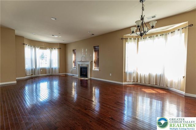 2406 Gentle Hollow Drive, Whitehall Twp, PA 18052
