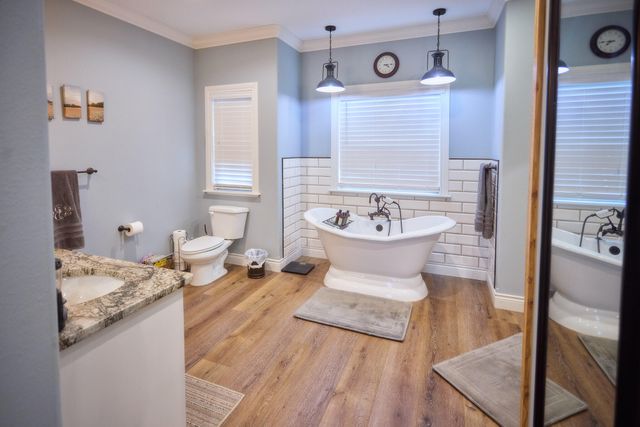 42 Lilac Lane, Branson West, MO 65737