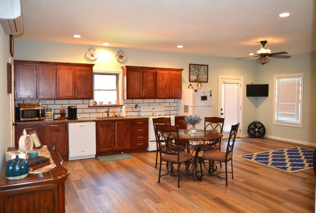 42 Lilac Lane, Branson West, MO 65737