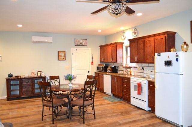 42 Lilac Lane, Branson West, MO 65737