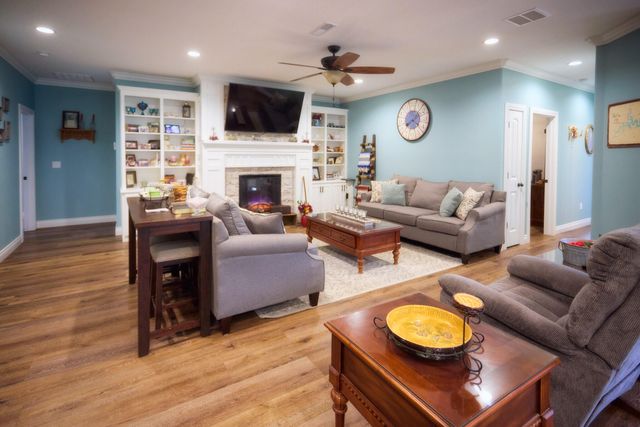 42 Lilac Lane, Branson West, MO 65737