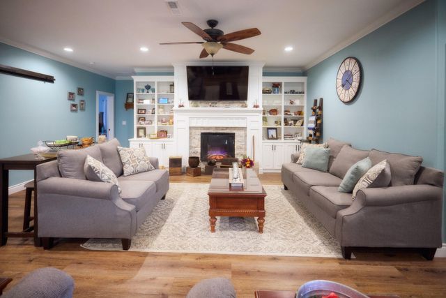 42 Lilac Lane, Branson West, MO 65737