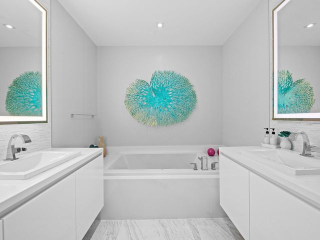 701 N Fort Lauderdale Beach Boulevard 704, Fort Lauderdale, FL 33304